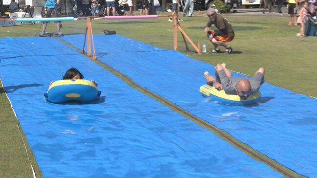 浮き輪で爽快に"腹すべり世界選手権”岐阜・下呂市|TBS NEWS DIG
