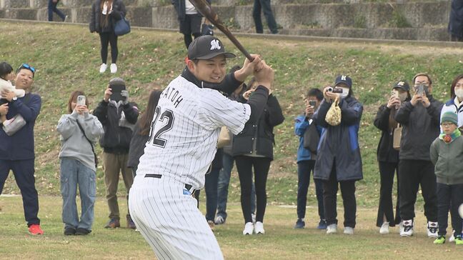 「体がめちゃくちゃ大きかった」ロッテ佐藤都志也選手が故郷で野球教室　子どもたち興奮　福島・いわき市|TBS NEWS DIG