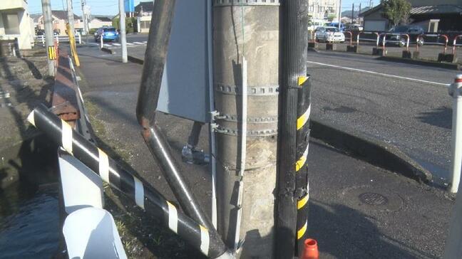 声をかけていた男性はどこへ…信号機に衝突、大破した軽乗用車、近くに倒れていた33歳女性会社員　ひき逃げの可能性も　富山・高岡市|TBS NEWS DIG