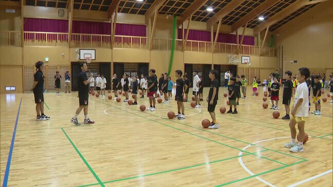 小学生にプロの技を教える　ライジングゼファー　バスケ教室|TBS NEWS DIG
