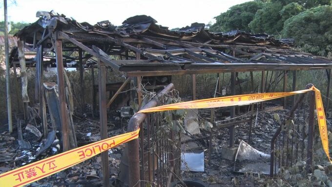 草焼きの火が燃え広がる　男性が顔や手にやけど　島根県江津市で建物3棟と車1台が全焼|TBS NEWS DIG