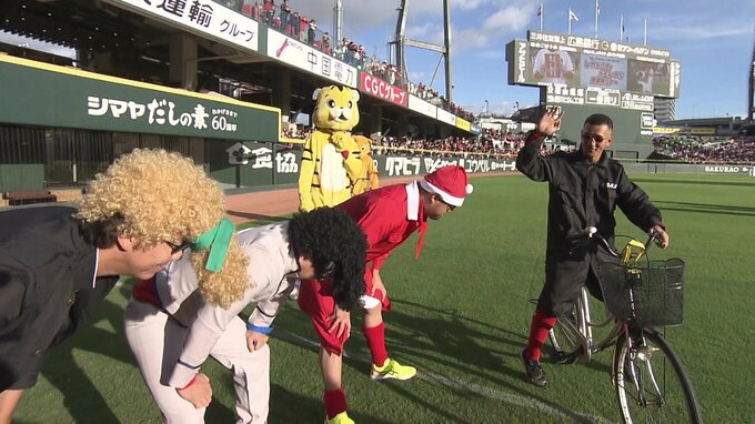 “はまり役”？矢野雅哉に爆笑　カープファン感謝デー 名珍場面　|　RCC NEWS | 広島ニュース | RCC中国放送