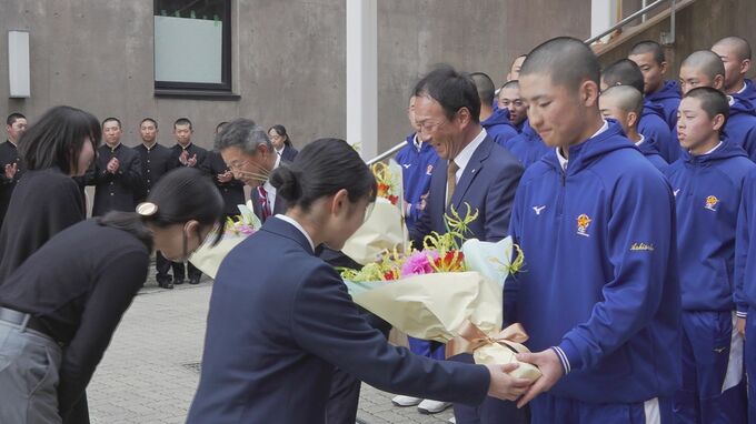 県勢初ベスト4に進出の星稜ナイン「夏の頂点を狙っていきたい」母校に凱旋　|　石川県のニュース｜MRO北陸放送