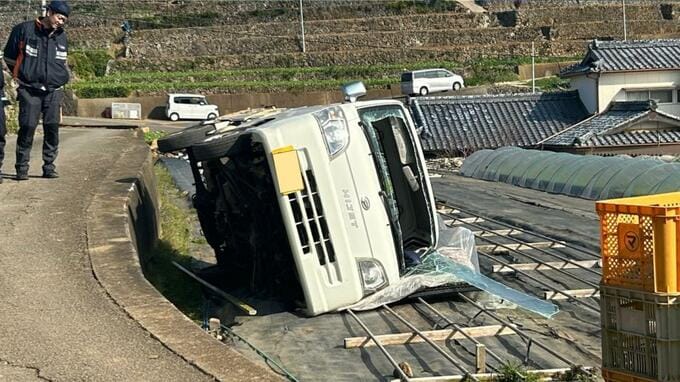 【速報】長崎県雲仙市で重体事故　横転車両内に男性1人|TBS NEWS DIG