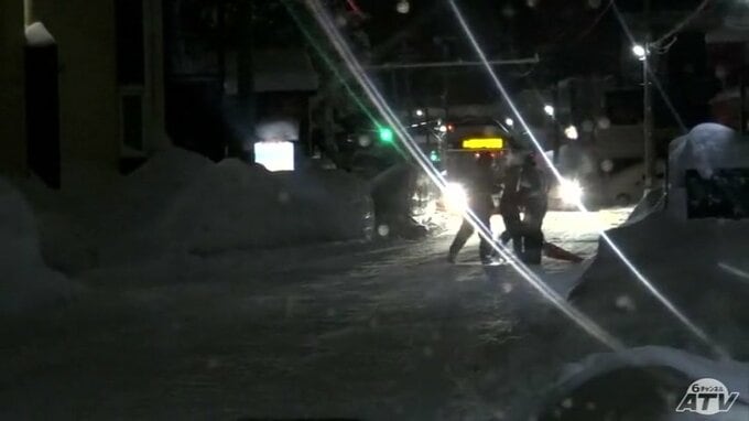 運転中に“スマホゲーム” 雪かき中の男性をはねて脳挫傷などの大けが　無職の男（56）に禁固2年・執行猶予3年の有罪判決　青森地裁　|　青森のニュース│ATV NEWS│青森テレビ