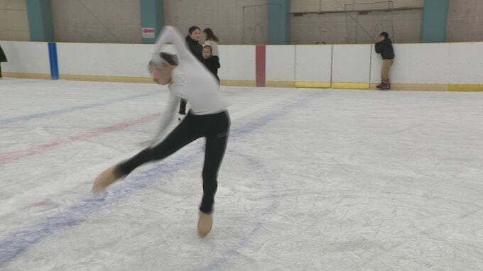 大雨被害のアイスリンク営業再開 石川県内唯一の施設の復活に子どもたちの笑顔溢れる|TBS NEWS DIG