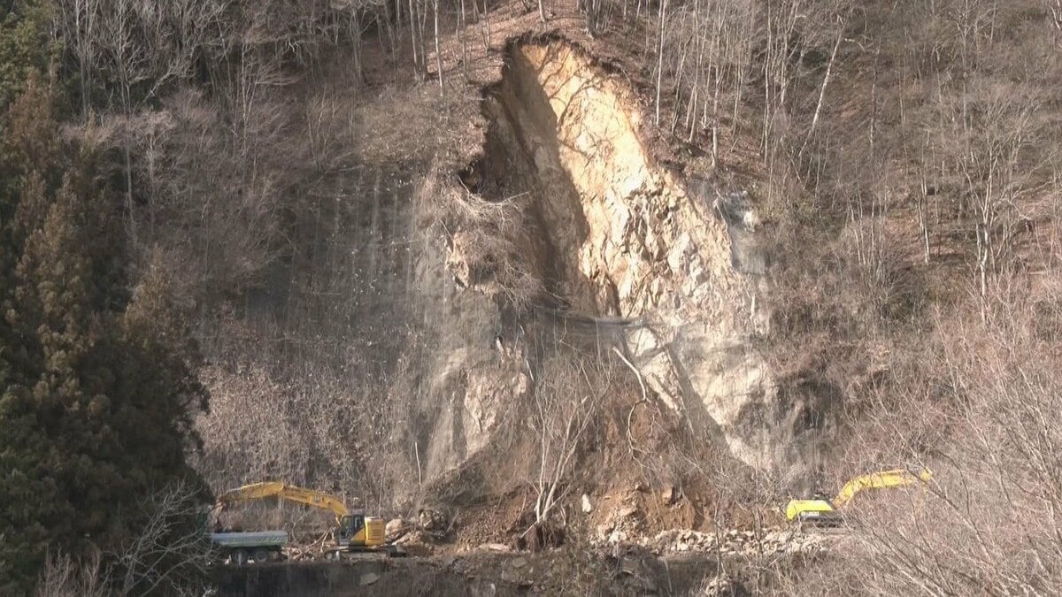 岐阜・高山市の国道158号で発生した土砂崩れ いまだ復旧めど立たず