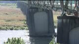 大雨のあと橋脚が傾き通行止めになった高梁川の川辺橋 あす(6月1日)夜に一部の撤去作業を開始へ【岡山】|TBS NEWS DIG