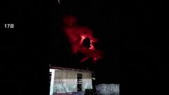 インドネシアの火山で大規模な噴火 1万人以上が避難　現地当局「さらなる噴火の可能性が依然として高い」| TBS CROSS DIG with Bloomberg