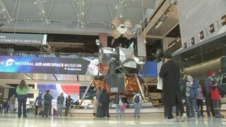 スミソニアン博物館が一部再開　観光客が早くも行列　政府閉鎖解消も経済損失は1.7兆円か| TBS CROSS DIG with Bloomberg