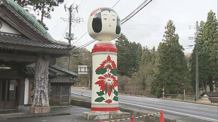鳴子って感じ」頭部落下の巨大こけし“お色直し”完了し復活 宮城 | 宮城
