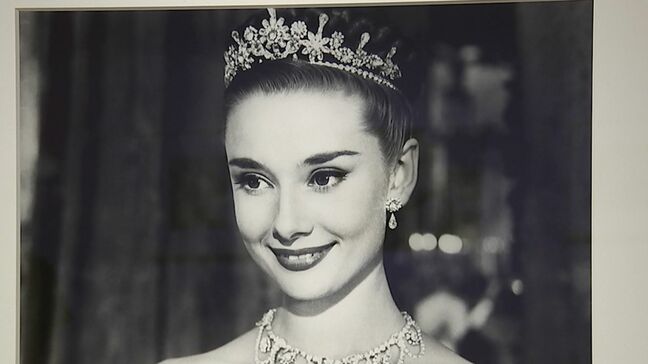 唯一無二の存在感の女優「オードリー・ヘプバーン」の魅力とは　写真展「AUDREY in Cinema」【岡山】|TBS NEWS DIG