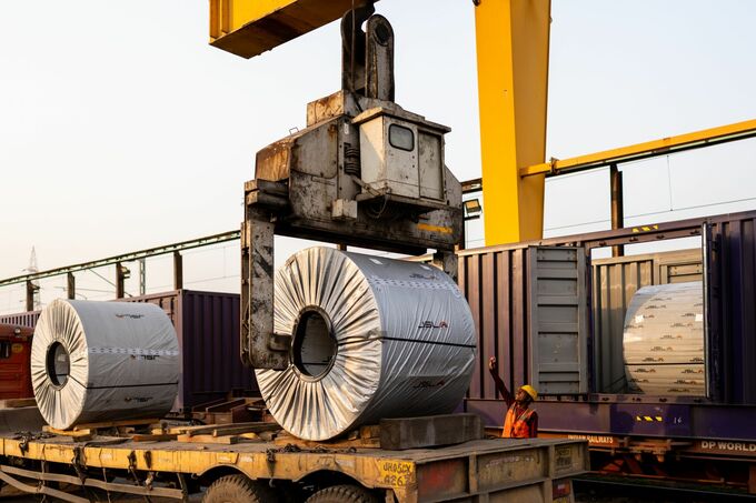 インドGDP成長、予想上回る8.2%に加速－トランプ関税の逆風跳ね返す