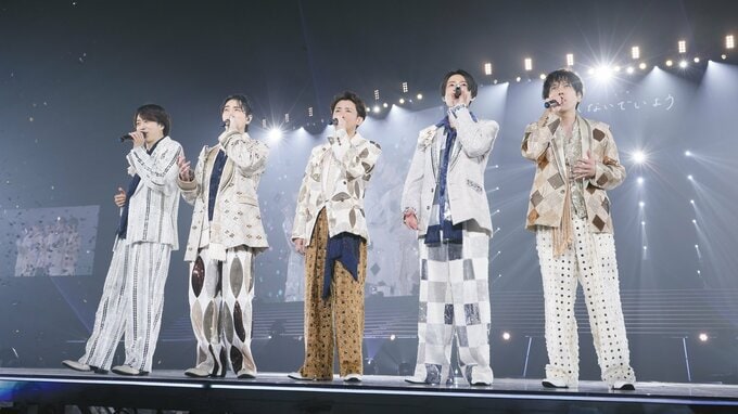【 嵐 】新作ドキュメンタリー映画・総監督を務める是枝裕和氏「5人と話し合いを重ねながら現在編集中です」状況を伝える|TBS NEWS DIG