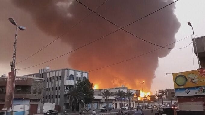イスラエル軍「数百の攻撃に対する報復」イエメンの武装組織フーシ派の支配地域を攻撃　6人死亡80人けが報道