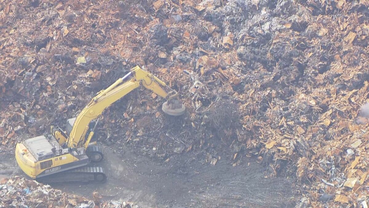 山積みの金属廃材内に消火剤や水がなかなか到達せず…約4800平方メートル焼ける 大同特殊鋼工場の火災 きょう実況見分 愛知・東海市