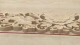 首里城正殿の再建工事 木彫刻物「唐破風 妻飾」を搬入|TBS NEWS DIG