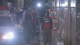 「血を流して走っていた」東京・渋谷区神宮前で通報　レンチなどで殴り知人男性に重傷負わせた疑いで53歳男を逮捕　男の自宅から逃げた男性が近隣に助け求める|TBS NEWS DIG
