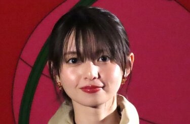 齋藤飛鳥 】 90年代イギリスの魅力に触れ 「もっと知りたい」 展覧会を