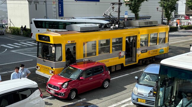 「急ブレーキだった」熊本市電（路面電車）に右折車が衝突 　運転手の74歳女性がけが　花畑町付近|TBS NEWS DIG