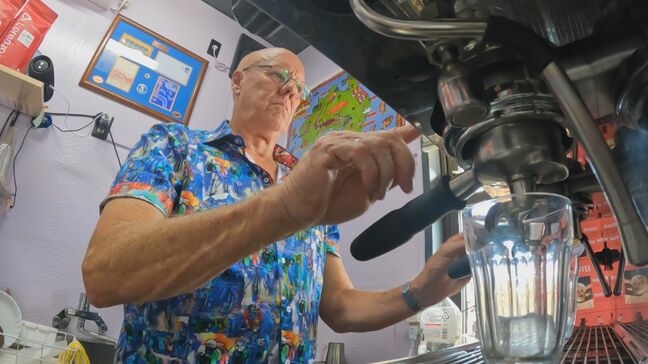 「おじい」じゃないよ“オージー”だよ！ 姫島に移住した豪州男性がカフェオープン|TBS NEWS DIG