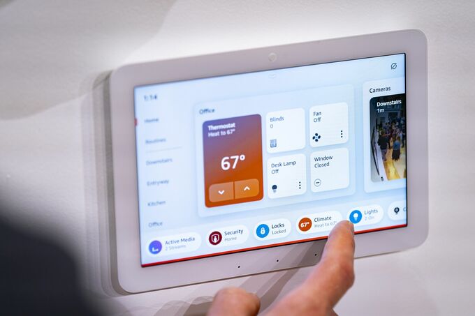 アップル、スマートホーム機器投入を準備－ＡＩ搭載壁掛け式デバイス