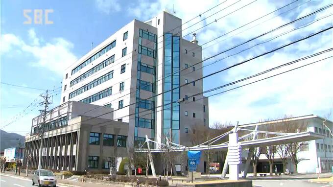 サンダルにスマホを縛り付けて…停職6か月の懲戒処分　茅野市の50代男性課長　市役所内で女性職員を盗撮　長野　|　SBC NEWS | 長野のニュース | SBC信越放送