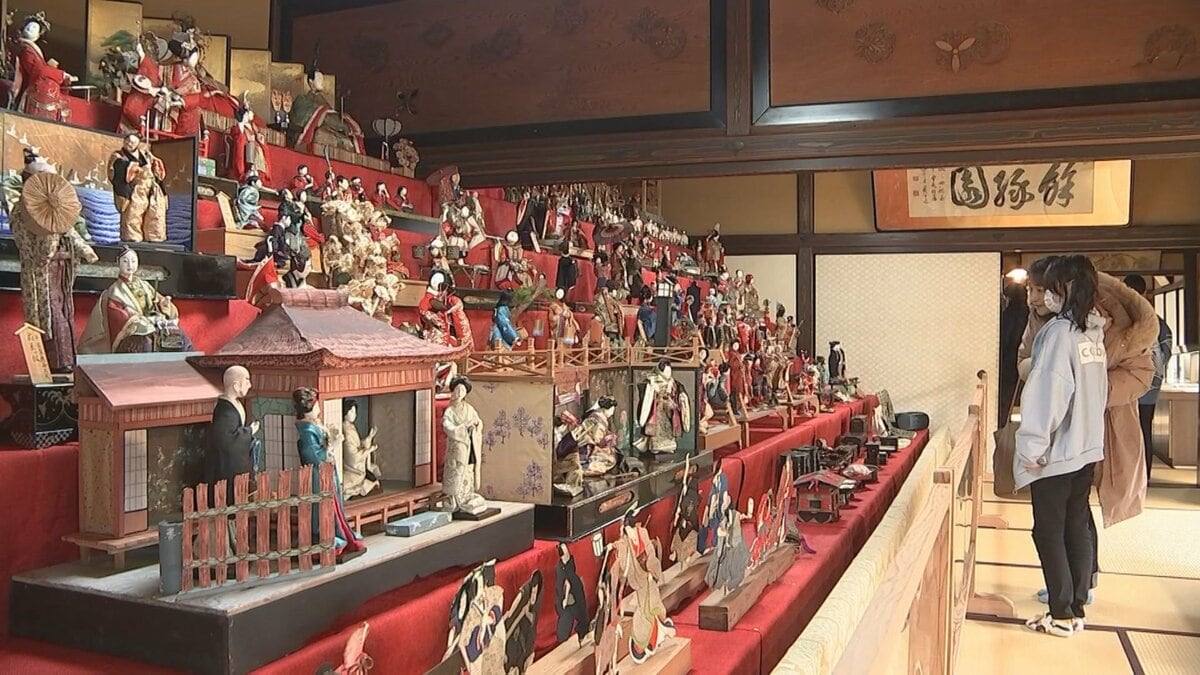 絢爛豪華なひな人形公開！天領日田おひなまつりはじまる 青い目の人形パレードも