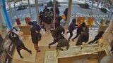 宝石店を20人超の“覆面強盗”が襲撃!ショーケースをハンマー・ツルハシで破壊し商品を根こそぎ持ち去る【アメリカ・カリフォルニア州】|TBS NEWS DIG