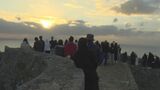世界遺産 中城城跡で初日の出 1年の幸せ願う|TBS NEWS DIG