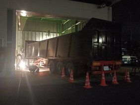 【速報】自転車の68歳女性が大型トラックにはねられ死亡　配送先にいたトラック運転手（58）をひき逃げの疑いで逮捕　現場に100ｍ引きずった跡「途中で自転車を取り除いた」仙台|TBS NEWS DIG