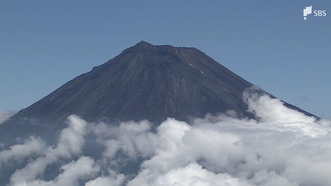 「10メートルほど滑落して頭部から出血」富士山の山頂付近で67歳男性が滑落 頭部を負傷して警察が救助 命に別状なし=静岡県警|TBS NEWS DIG