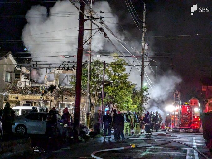 「2階の窓から火が吹き出ている」静岡市葵区で住宅焼く火事 けが人の情報なし 消火活動続く【速報】|TBS NEWS DIG