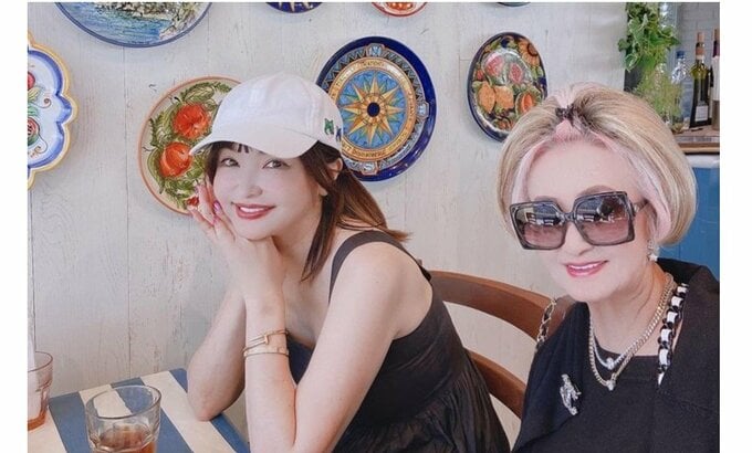 平子理沙さん　モデル母・禧代子さん（８４）と２ショットに反響　「理沙さんもお母様も相変わらずお綺麗です♥」|TBS NEWS DIG