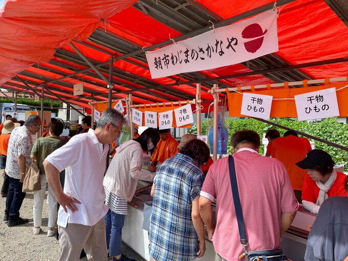 能登半島地震被災地の早期復興願い　「輪島朝市」出張開催　山梨・忍野村　|　山梨のニュース | ＵＴＹテレビ山梨