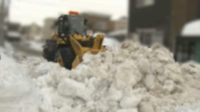 「お金がかかっても導入したほうがいいだろうと」2年連続の“豪雪”を踏まえ　青森市 西秀記 市長が除排雪業者への支払いを作業量に応じた「単価契約」へ変更検討　除排雪体制の具体的な見直し策を表明|TBS NEWS DIG