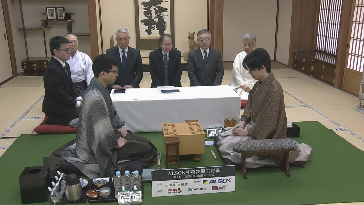 藤井六冠タイに戻せるか　王将戦第２局が京都・伏見稲荷で始まる