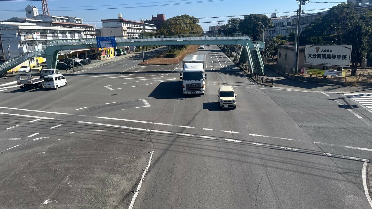 今年に入って県内初の交通死亡事故　大分市で大型トラックとごみ収集車が衝突　50代の男性が死亡