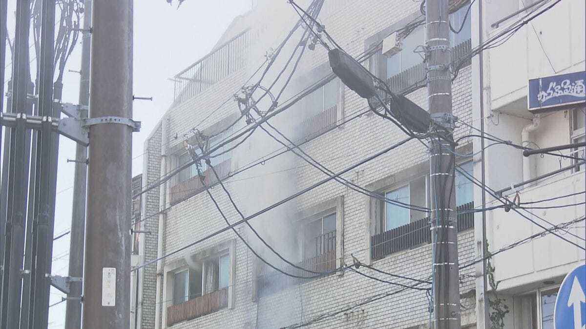 未明に空きビルで火事 ｢1階から火が見える｣など通報相次ぐ もともとは店舗と住居スペースがある雑居ビル 岐阜･大垣市