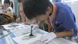 事件捜査をバーチャルで体験、指紋採取にも挑戦 小学生が警察官の仕事を体験=静岡県警|TBS NEWS DIG