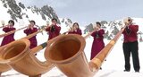 積雪は3メートル超!大型連休を前に開山式 シーズンの安全を祈る 中央アルプス千畳敷 長野|TBS NEWS DIG