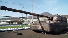 敵を欺く「ダミー兵器」ウクライナの前線で活用　空気で膨らむ“戦車” 敵の戦闘機などに本物だと誤認させる構造 「攻撃のミスを誘うことで兵士を守る」| TBS CROSS DIG with Bloomberg