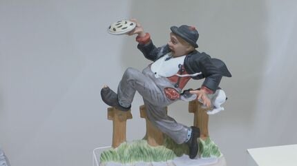 続・ノーマン・ロックウェル展」瀬戸の職人技が光るノベルティ約250点