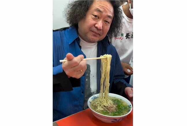【 葉加瀬太郎 】　豚骨ラーメンを堪能　「福岡に来たら必ず立ち寄る元祖長浜屋」「ベタナマ最高！」|TBS NEWS DIG