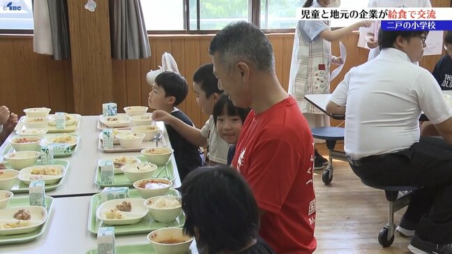 「作ってくれた人たちへの感謝を持って食べた」 児童と地元鶏肉加工会社が食育交流 岩手・二戸市|TBS NEWS DIG