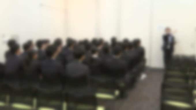 新卒3年以内の離職率は3割　若年層の「仕事の社会的意味」とは