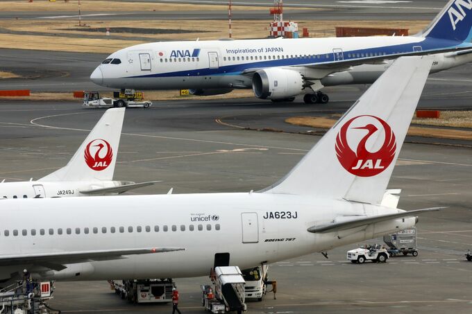 航空管制システム障害、ANAとJALの国内線に影響