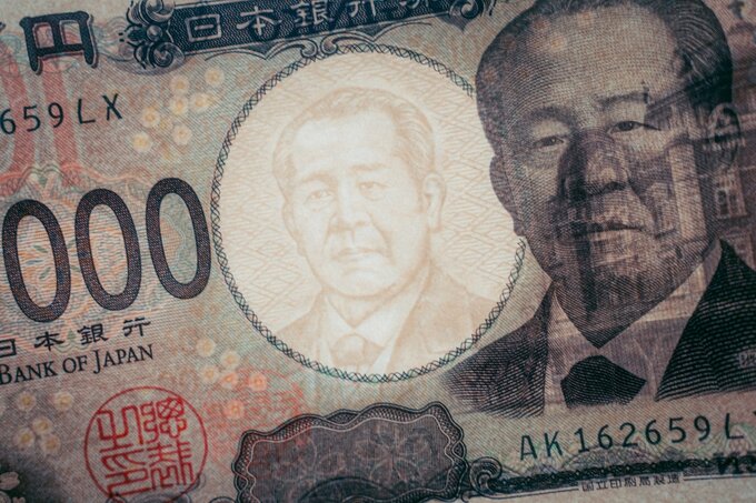 週明けの円買い介入リスク意識、海外休場で薄商い－GW介入後の安値圏