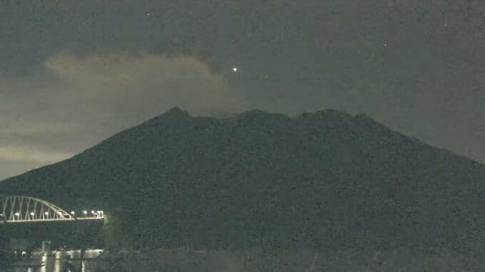 桜島の降灰予報　10日夜～11日は「鹿児島市吉野方向」に灰が降る予想|TBS NEWS DIG