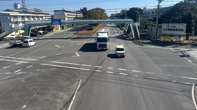 今年に入って県内初の交通死亡事故　大分市で大型トラックとごみ収集車が衝突　50代の男性が死亡　|　大分のニュース｜OBS NEWS｜大分放送